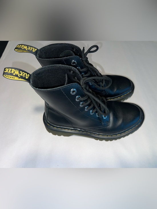 Dr. Martens Shoes - DR. MARTENS LUANA BLACK LEATHER AIR WAIR 7EYELET COMBAT BOOTS WOMENS US 5